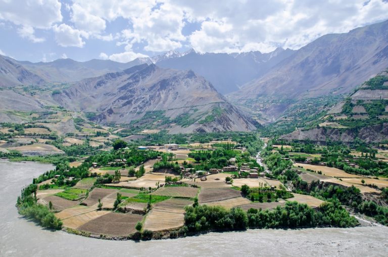 چشم‌انداز افغانستان از مسیر پامیر — عکس: EJ Wolfson / Unsplash