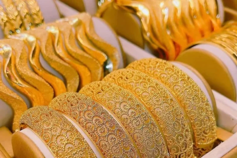یک انس طلا ‌چهارهزارو ۴۵۶ دالر عرضه می‌شود