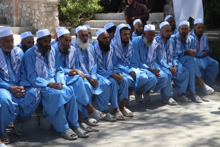 ۳۷ مریض روانی بهبودیافته در هرات به خانوادههایشان سپرده شدند