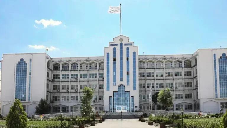 محکمه اخصاصی ۶۷۰ جریب زمین را در بلخ ملکیت امارتی تثبیت کرد