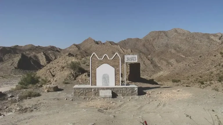 کار ساخت هشت نماد یاد بود از شهدا‌ در پکتیکا تکمیل شد