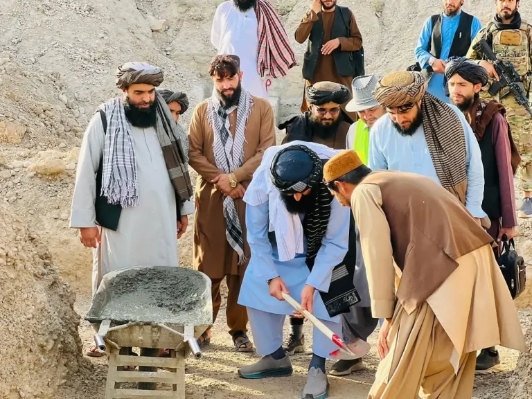 آغاز کار ساخت‌ سرکی به هزینه ۸.۵ میلیون افغانی در زابل 