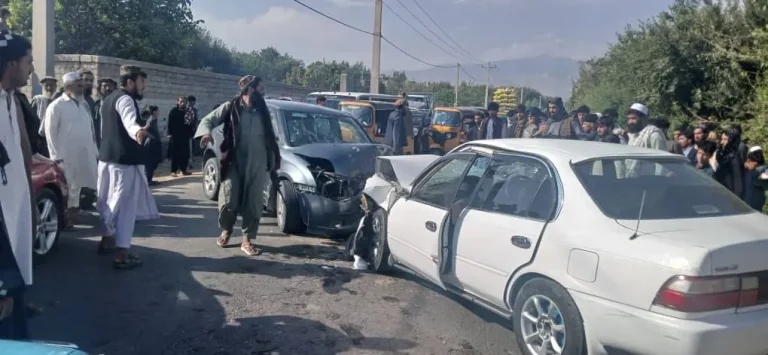 در اثر یک حادثه ترافیکی در لغمان ۹ تن زخمی شدند
