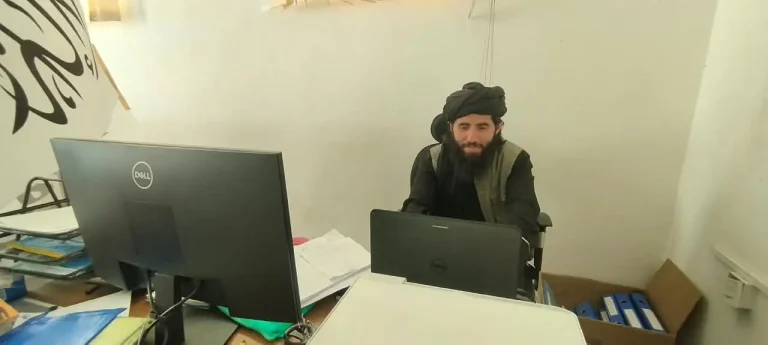 اهدای شش قلم آثار جهادی به موزیم جهادی پنجشیر