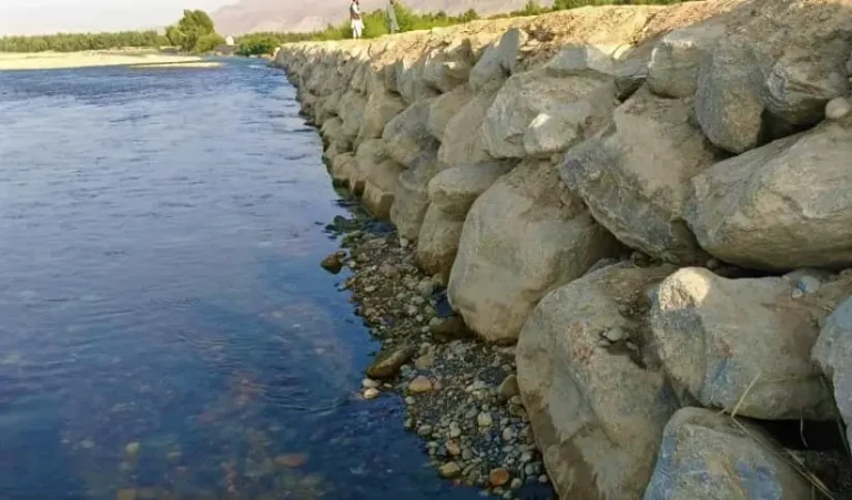 دو پروژه دیوار استنادی در قرغه‌ئی لغمان به بهره‌برداری سپرده شد