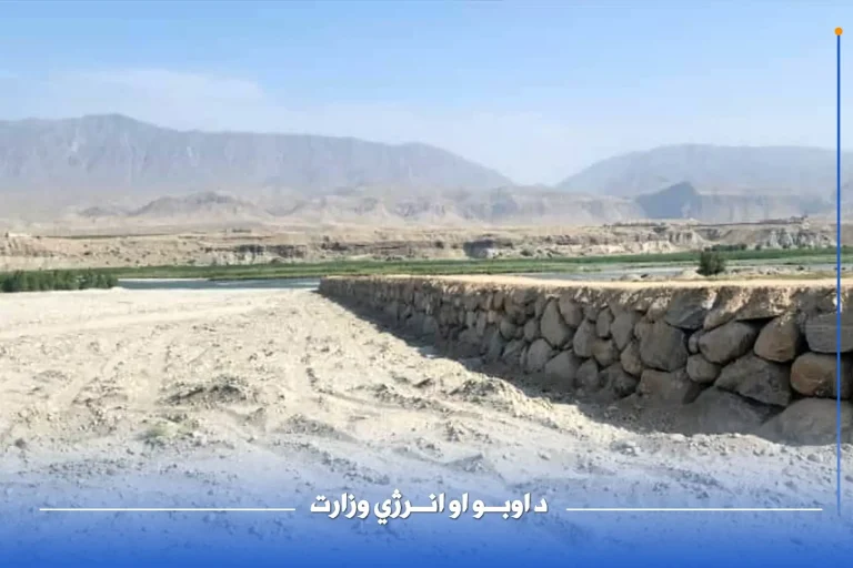 دو پروژه دیوار استنادی در لغمان به بهره‌برداری سپرده شد