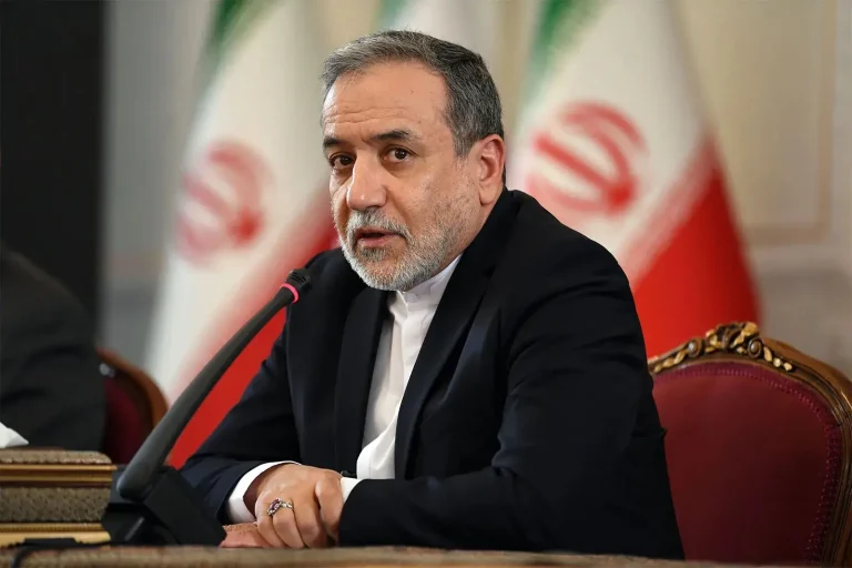 عراقچی: تنگه هرمز با پذیرش شروط ایران در هفت روز بازگشایی میشود