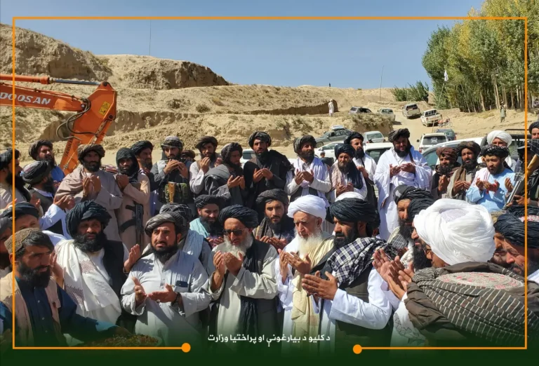 کار ساخت یک پل به هزینه ۱۷.۵ میلیون افغانی در زابل آغاز شد