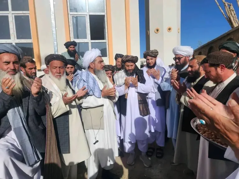 کار ساخت یک مدرسه دینی در ساحه بازار غلغله بامیان آغاز شد