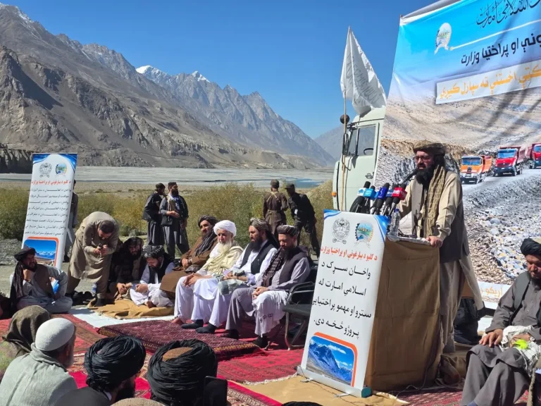 جاده واخان با هزینه ۳۶۵ میلیون افغانی به بهره‌برداری سپرده شد