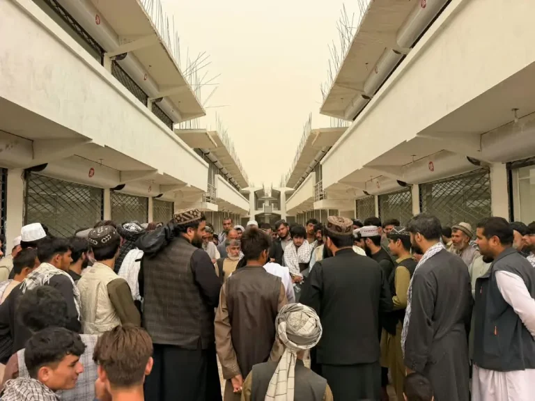 یک مارکیت جدید تجارتی در بغلان افتتاح شد 