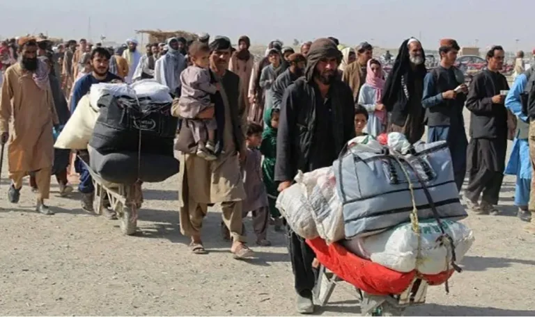 بازگشت بیش‌از ۲۰۰ خانواده مهاجر افغان از چهار مسیر 