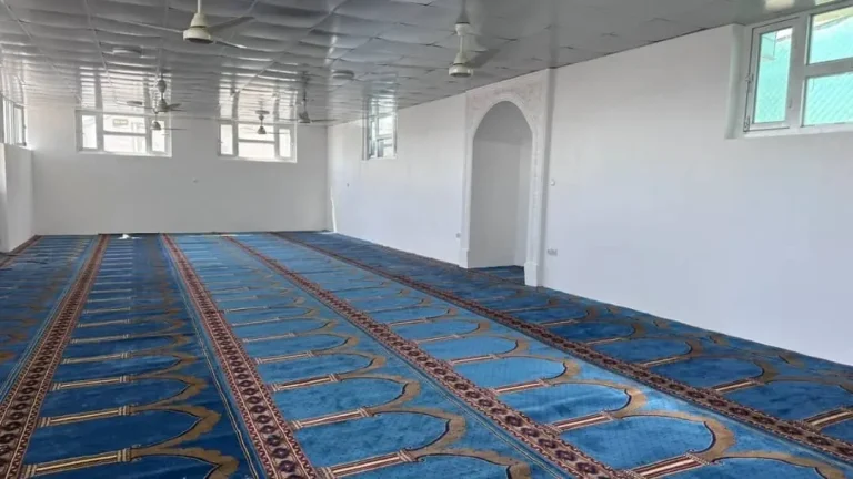 افتتاح مسجدی در کمپ موقت مهاجرین در توقف‌گاه پایتخت