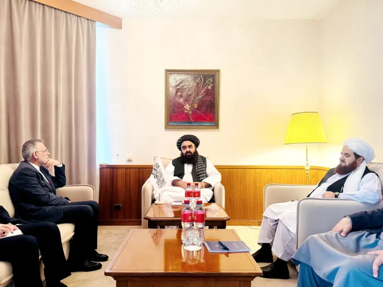 تاکید وزیر خارجه بر گسترش روابط افغانستان و ایران