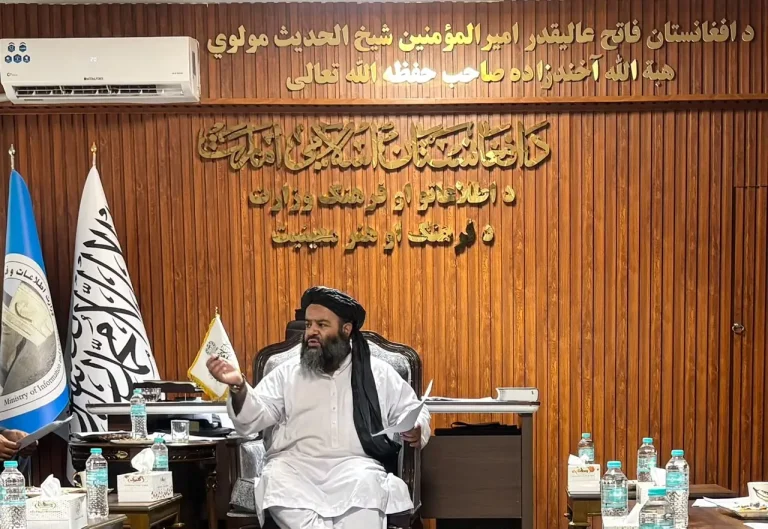 حفاظت از آبدات تاریخی و برگزاری نمایشگاه اسناد آرشیفی
