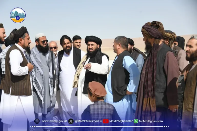 نمک افغانستان فراتر از نیاز داخلی؛ ظرفیت تولید سالانه به ۵۰۰ هزار تُن رسید