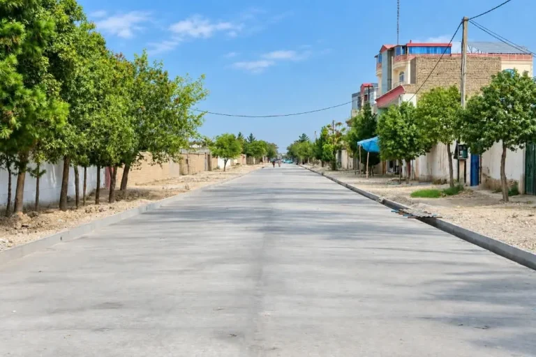 کانکریت‌ریزی ۸۴۰ متر سرک در بلخ 