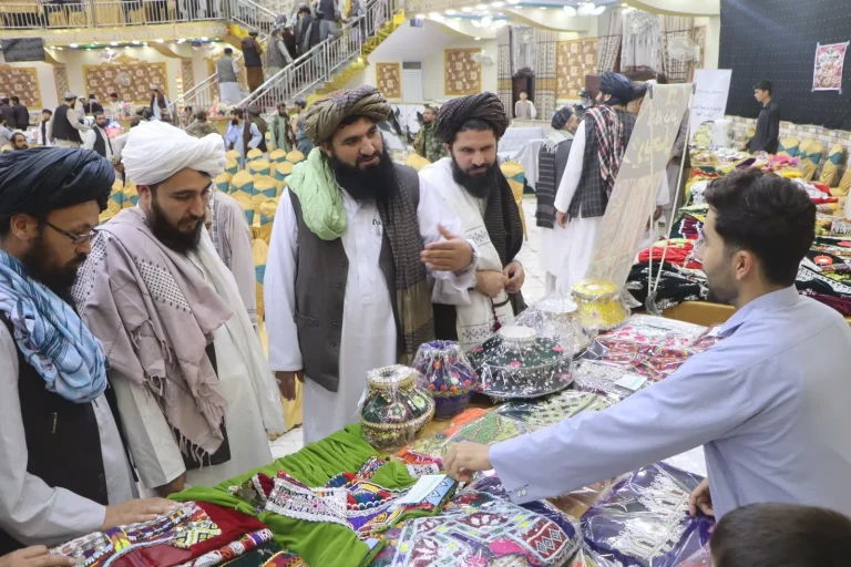 نمایشگاه «افغانستان به‌سوی غنامندی فرهنگی» در جوزجان برگزار شد