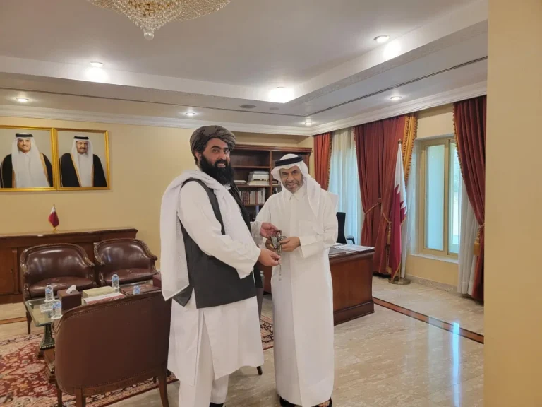 تاکید دیپلوماتان افغانستان و قطر بر تقویت روابط و همکاری‌ها