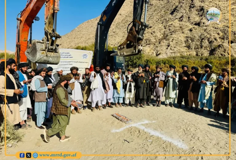 آغاز کار ساخت دو پروژۀ انکشافی در قندهار از سوی وزارت احیاء و انکشاف دهات 