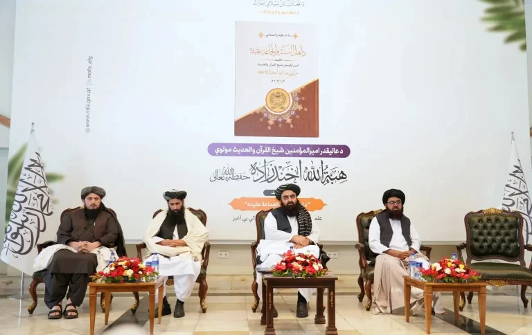 نشستی پیرامون ارزش علمی کتاب عالیقدر امیرالمؤمنین حفظه‌الله تعالی در وزارت امور خارجه برگزار شد